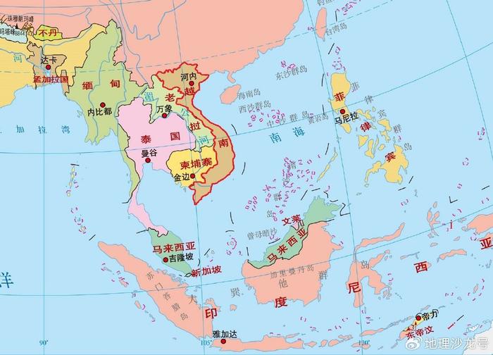 9万平方千米,相当于两个江西省的面积,越南的人口密度约为313人每平方