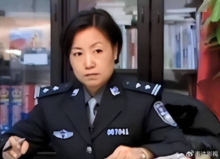 “女神警”任长霞:40岁殉职,丈夫4年后离世,独子也当了警察|家庭|女局长|母亲|父母|女儿_新浪新闻