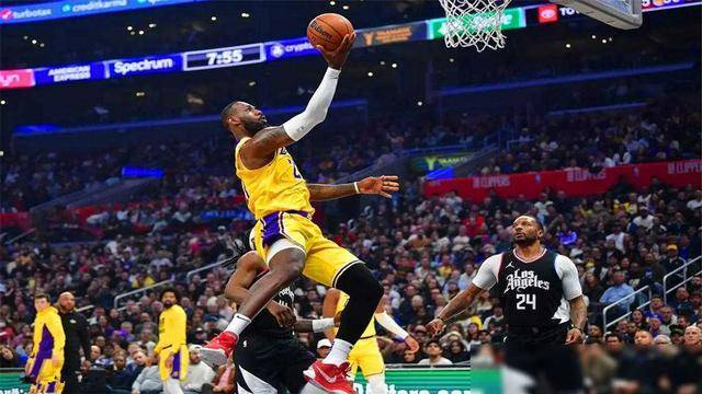 被湖人逆转不到12小时,快船离队第一人正式敲定,泰伦卢一针见血|泰伦