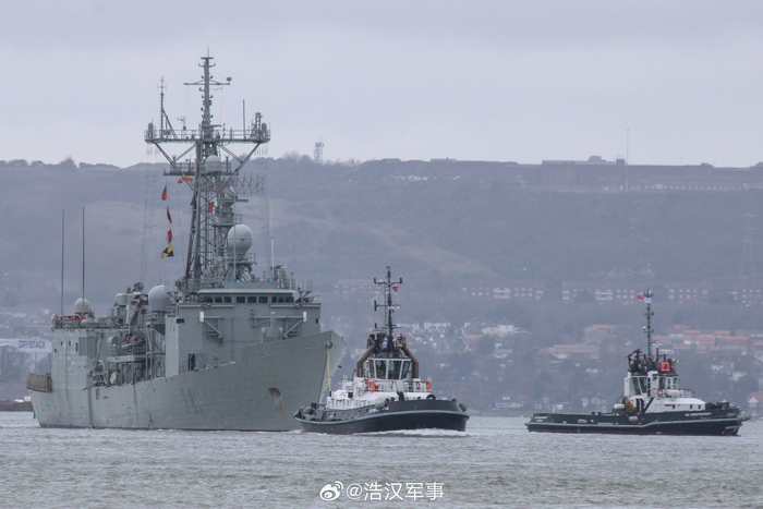 西班牙海军护卫舰离开英国准备去演习