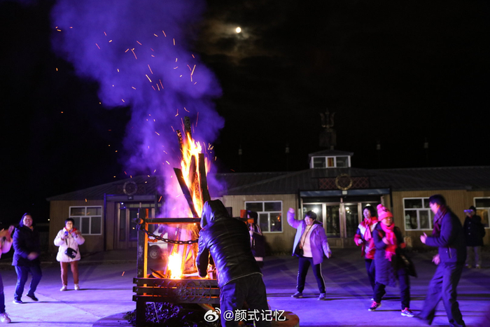 草原之夜 篝火点起来一一游内蒙古呼伦贝尔大草原篝火晚会拍摄