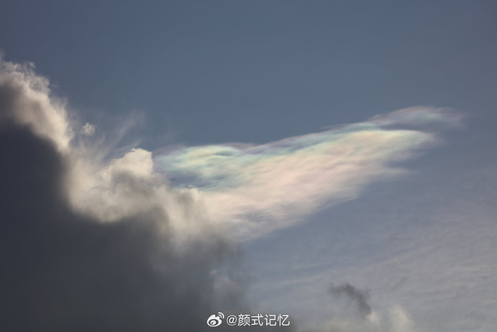 "五彩云霞空中飘"一一祥云(祥瑞之云气 ,吉祥,喜庆,幸福)