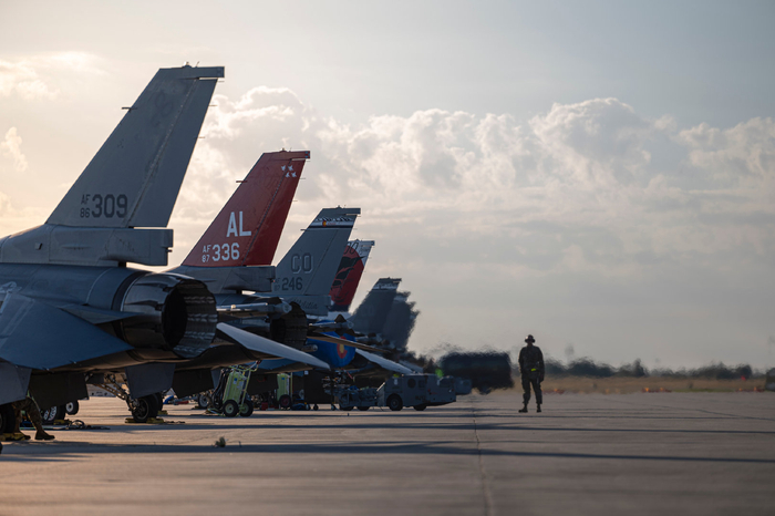 头条号入驻洋葱军事新闻报道有意思的军事新闻热点方格旗24-1期间美国