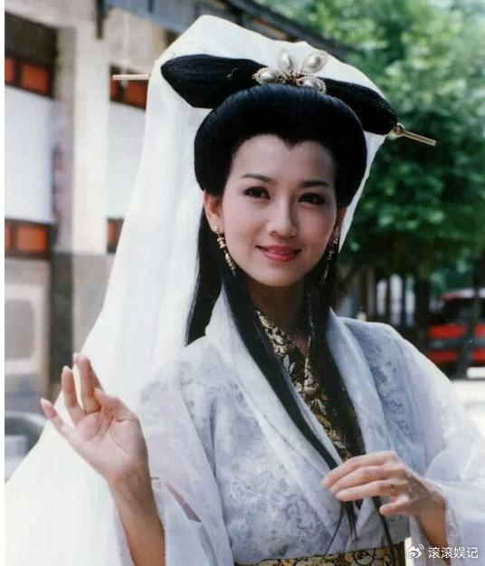 赵雅芝的白娘子赵雅芝叶童主演的《新白娘子传奇》,已经成为了很多人