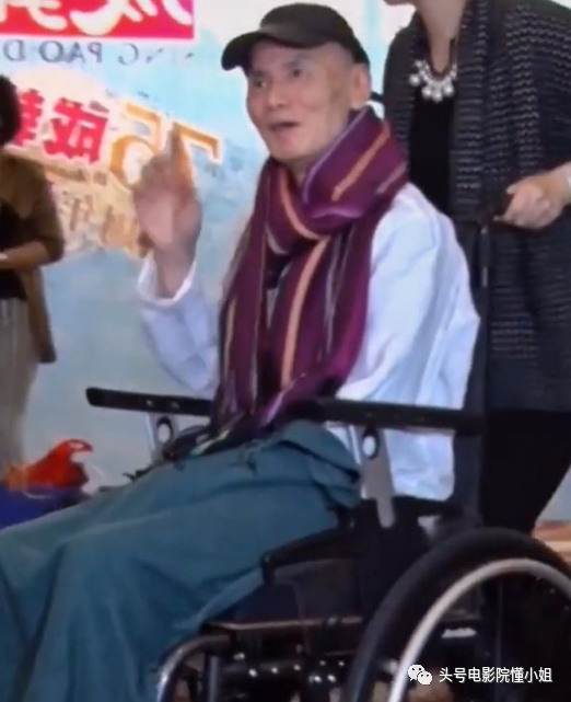 刘家辉中风10年露面,人生巨变:昔日功夫片明星,如今轮椅代步