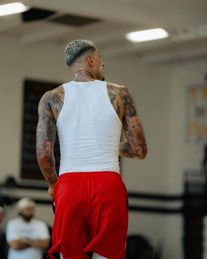 库兹马最新训练照__财经头条