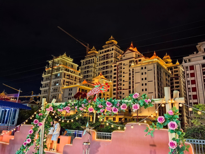 临沧佤山凤城新月里听风季热闹之夜