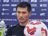 争议拉满！国足2-1险胜新加坡暗藏两极口碑，将帅短板遭球迷犀利吐槽
