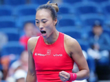 2-1！中国金花双喜临门：郑钦文胜种子名将，大满贯女单冠军退赛