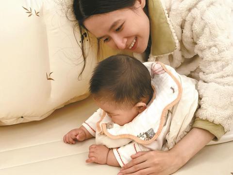 看95后宝妈新式育儿