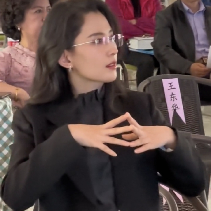 网红李巧回应视频走红!身兼多职完美转型,225天完成45部纪录片|民宿|协会|人生|胡慧中|石榴花_新浪娱乐_新浪新闻