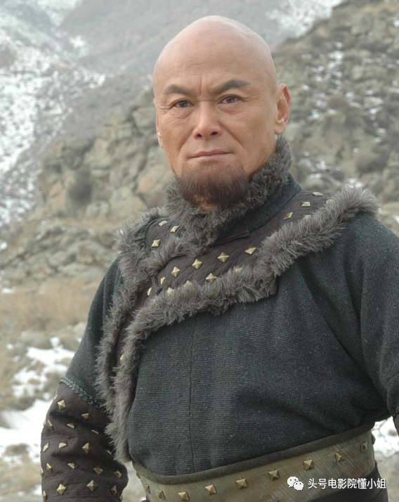 刘家辉中风10年露面,人生巨变:昔日功夫片明星,如今轮椅代步
