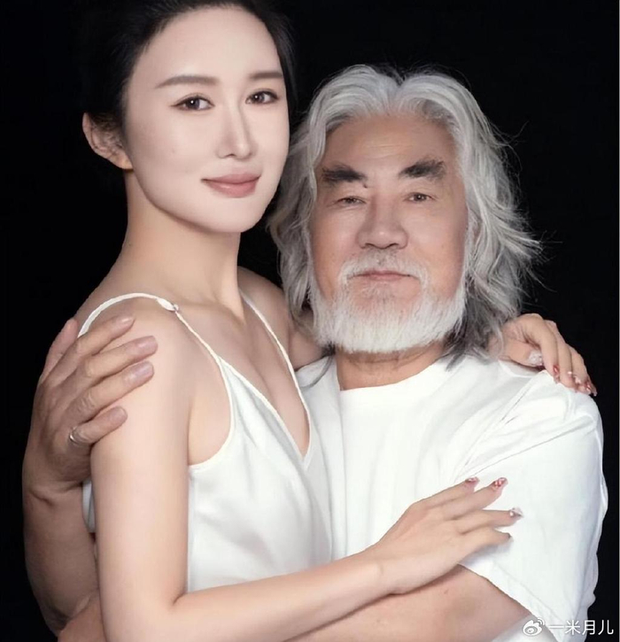 小三十岁娇妻杜星霖怀四胎,张纪中再次当爹,网友:宝刀未老|杜星霖