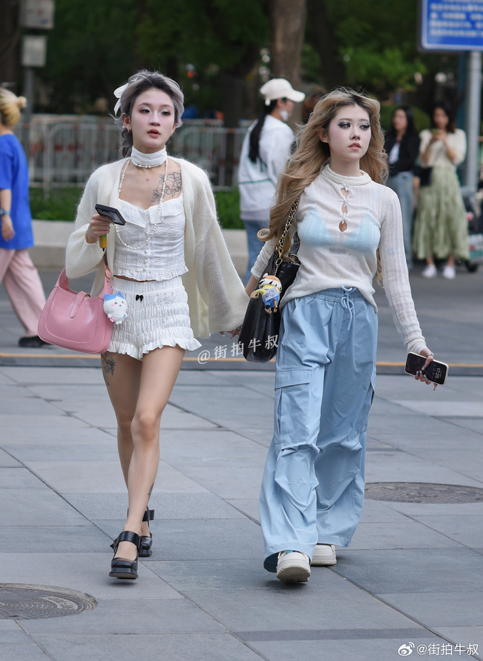 时尚穿搭的小姐姐