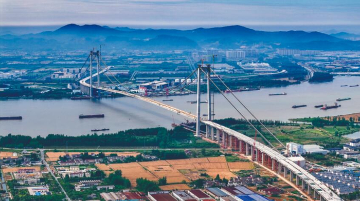 龙潭长江大桥主桥已合龙 预计年内建成通车