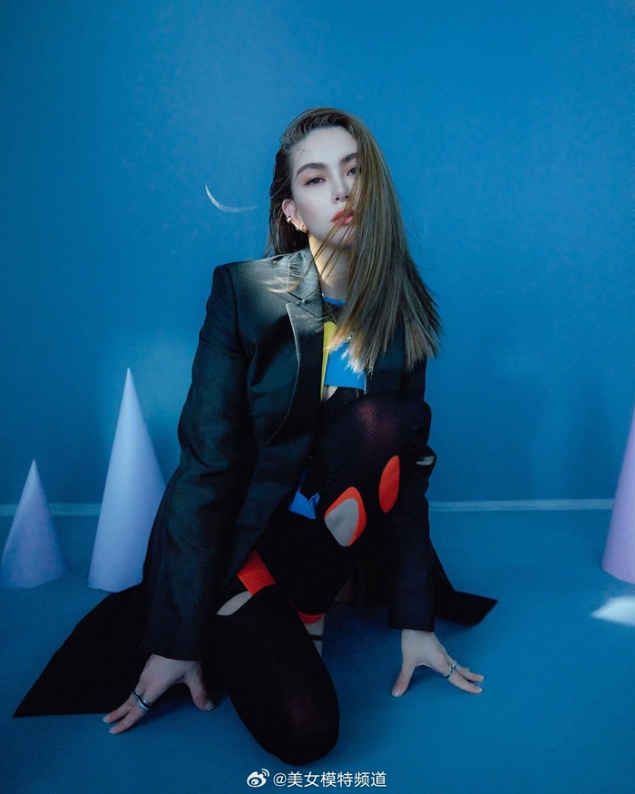 昆凌杂志写真精致美艳