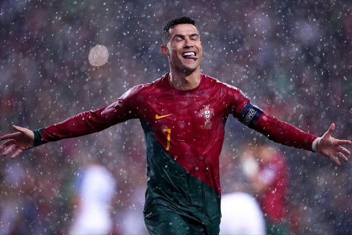 32葡萄牙晋级欧洲杯正赛c罗一夜解锁6大成就鞭刑谣言告破