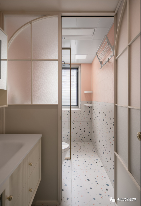 130㎡三室旧房改造,暖色调温馨家居,打造舒适生活空间|收纳|暖色调