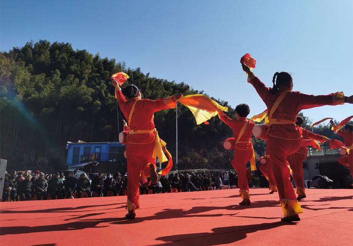 文藝春風暖山村|文藝|鄉村|山村_新浪新聞