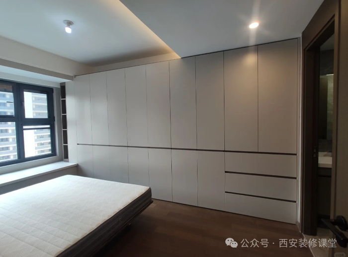 床尾有柜,再也不羡慕衣帽间了|床尾|衣帽间|收纳_新浪新闻