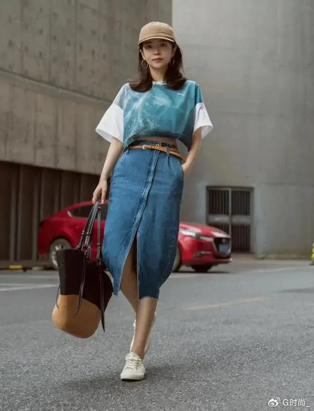 look1在三木博主的众多穿搭中,长款半身裙的搭配真不少,而且,她的每一