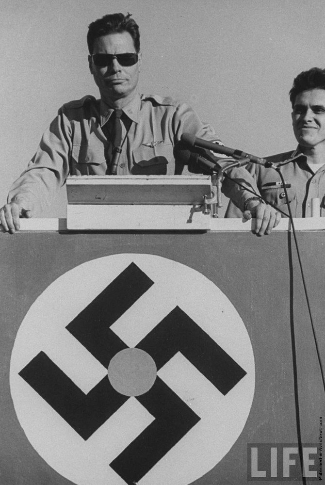 美国纳粹党创始人乔治·林肯·洛克威尔__财经头条