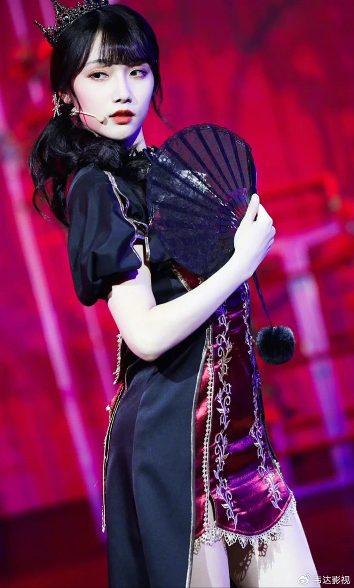 居家少女写真:snh48宋昕冉的黑色玫瑰之魅|宋昕冉