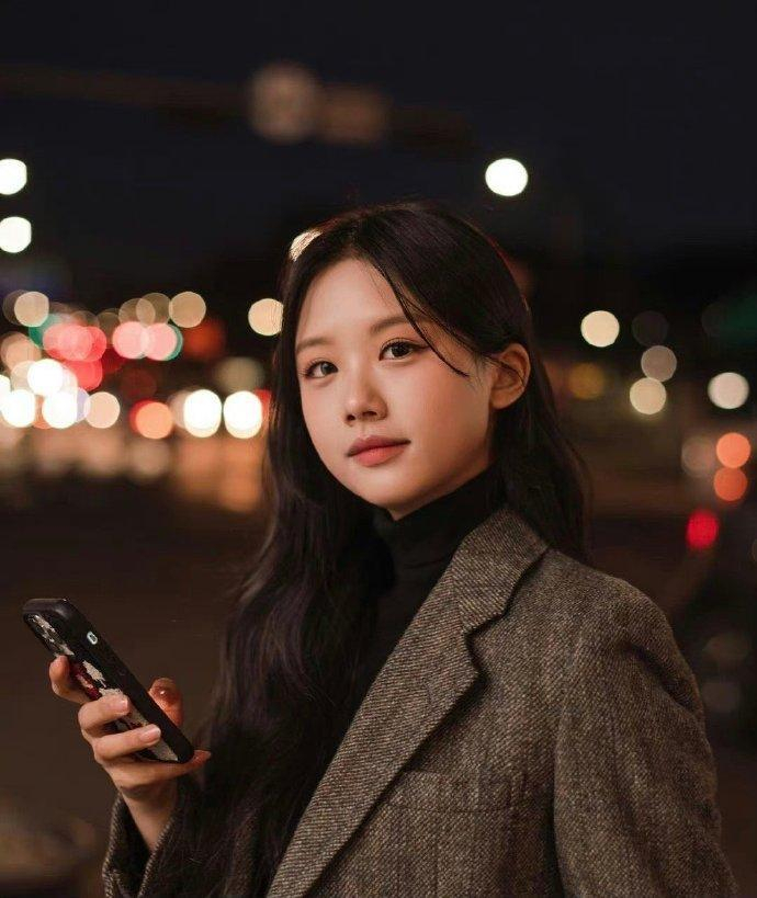 李东国于2005年与前韩国夏威夷小姐李秀珍结婚,他们有四个女儿和一个