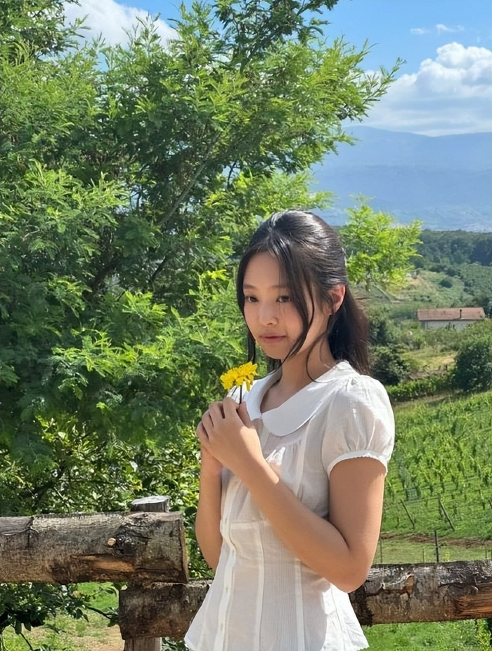 jennie变身旅馆老板,新综艺收视创新高,分享现状,形象天真清纯