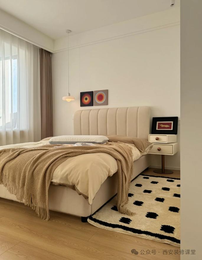 10平米的小卧室,也可以温柔又治愈由于卧室面积小,所以卧室选择安装