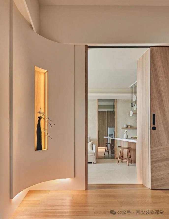 视觉更柔和,更有高级感电视墙与阳台垛子曲面设计,与电视柜的曲面弧度