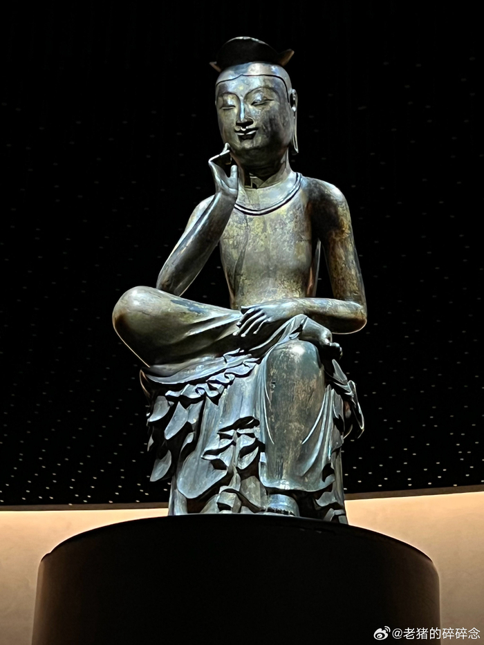独占一间巨大展厅,韩国国立中央博物馆的镇馆之宝-两件思维菩萨