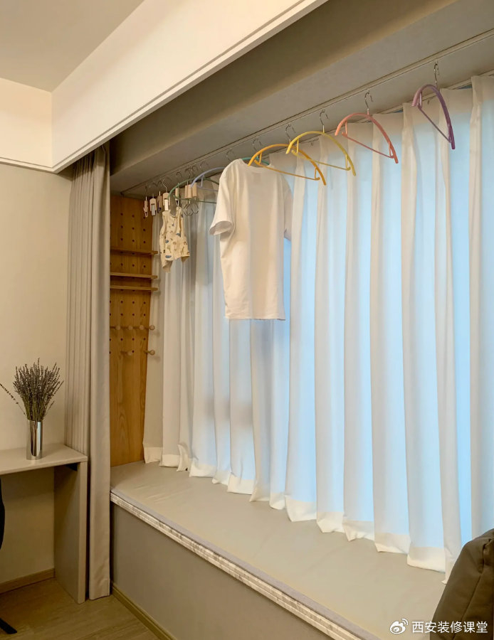 飘窗晾衣服,轨道做晾衣杆