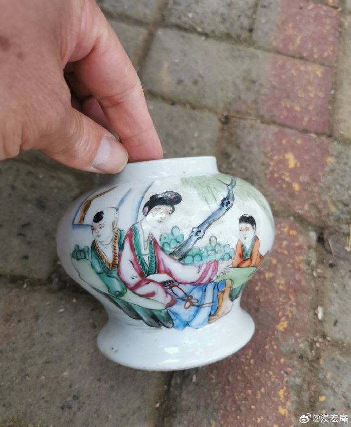民国粉彩教子图小罐
