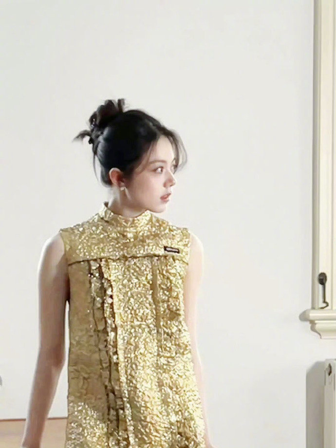 赵今麦今日活动出图妆造越来越适合麦麦的风格啦再接再厉