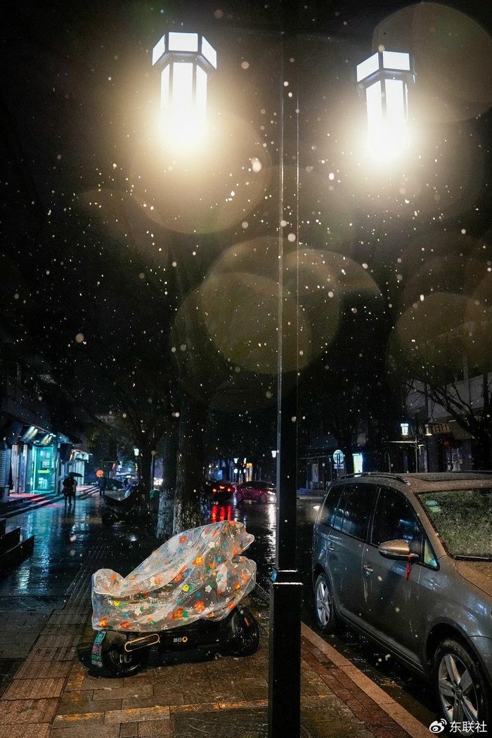 牛海燕:雨夜街头众生相(组图)