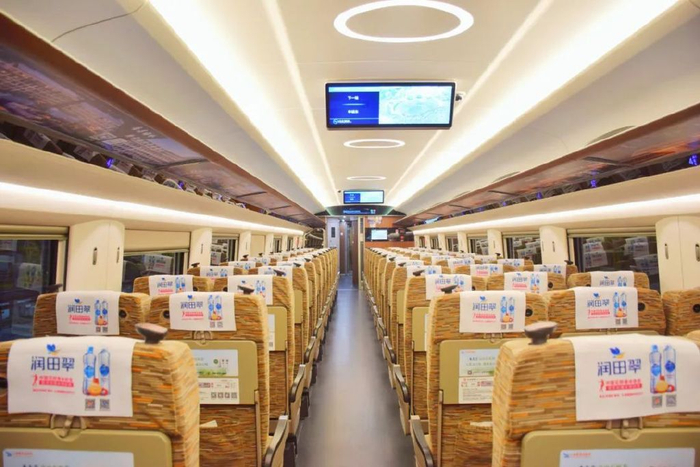 "复兴号"上的这节车厢 暖心细节超多
