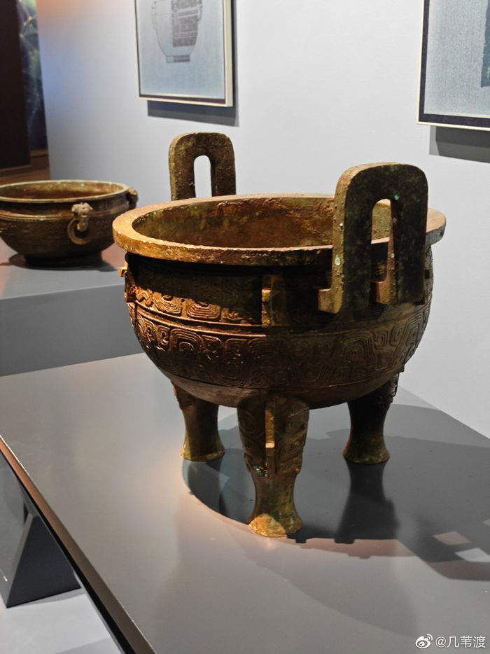 山西青铜博物馆,这些复制品都是可以上手的,摸摸质感