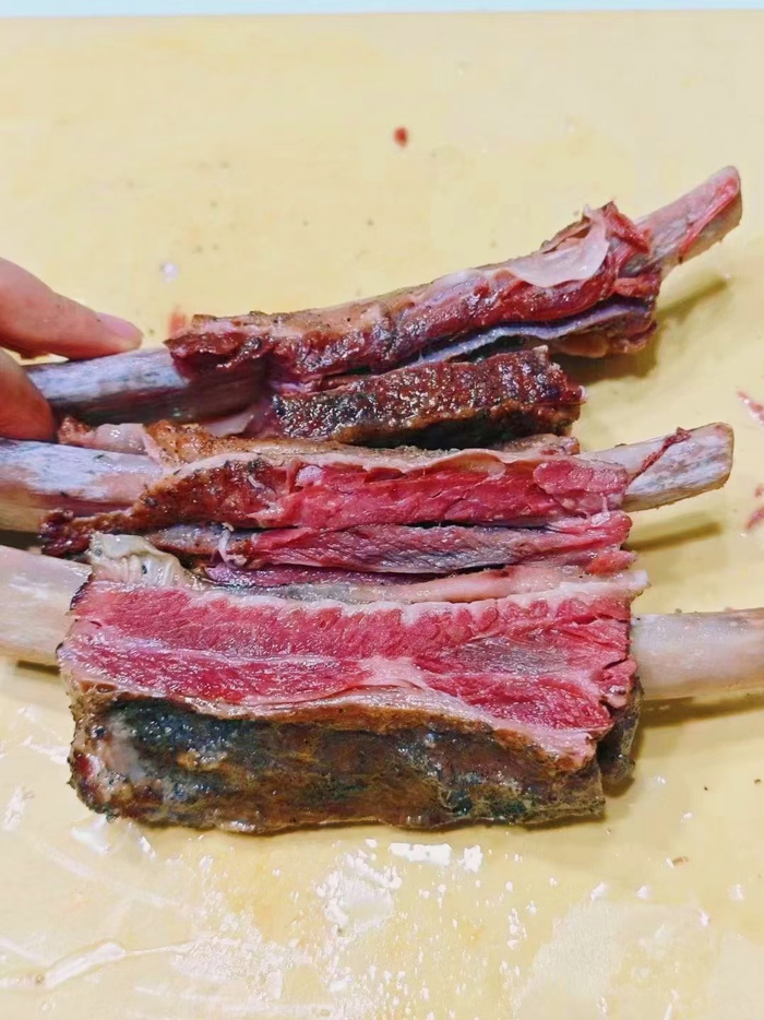 草原上的美食:风干牛排