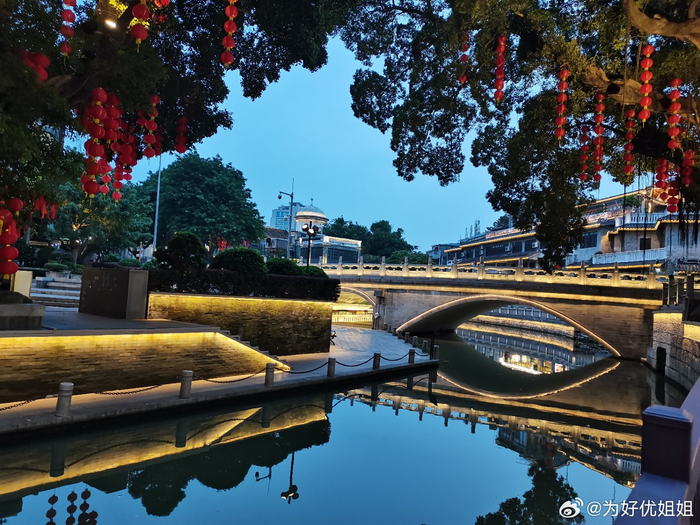 广州荔枝湾公园,很美很精致,哪怕周围的路很窄,也立刻有一些安静悠然