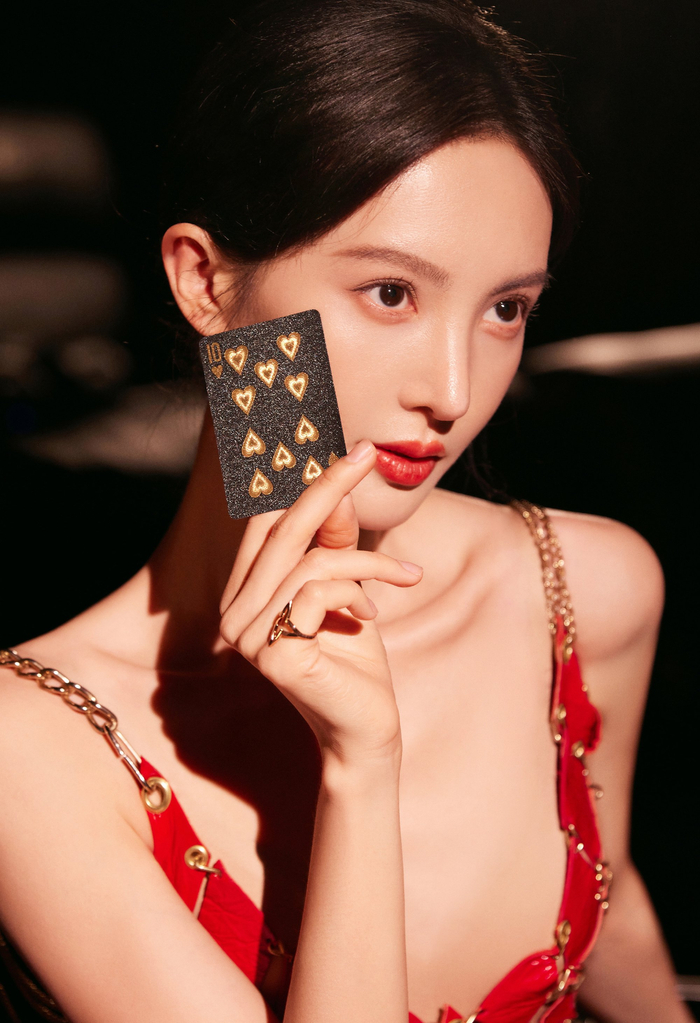 金晨孤注一掷红衣安娜