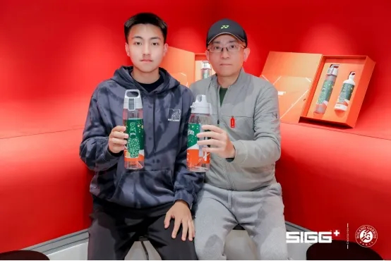 网球运动员徐浩闻及其父亲