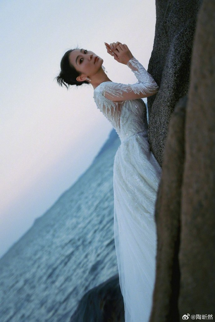 一直以来都常喜欢的陶昕然……__财经头条