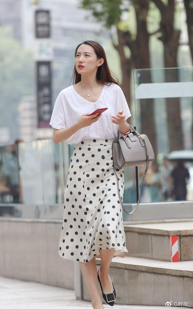 女人可以不漂亮,但一定要有气质!学简约"t恤 长裙",优雅大气