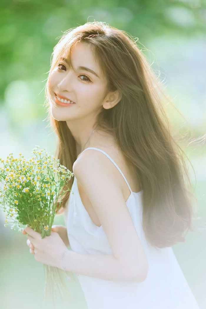 人像照片怎么拍,这12个"自然,好看"拍照姿势,人像拍照美美