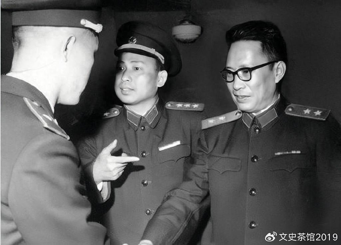 李天佑用手指的这位将军,军衔和名气不如他,成就却在他之上|刘兴元|黄永胜|虎将|司令员|军区_新浪新闻