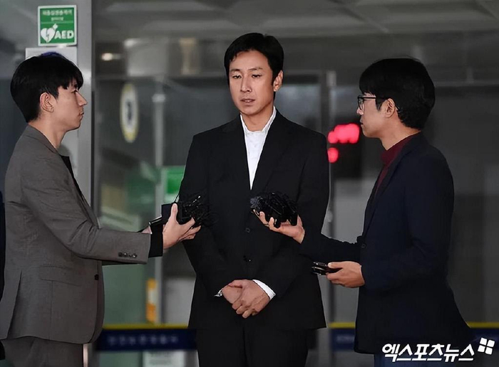 李善均含泪向全慧珍和他的两个儿子道歉,为家人承受痛苦感到难过