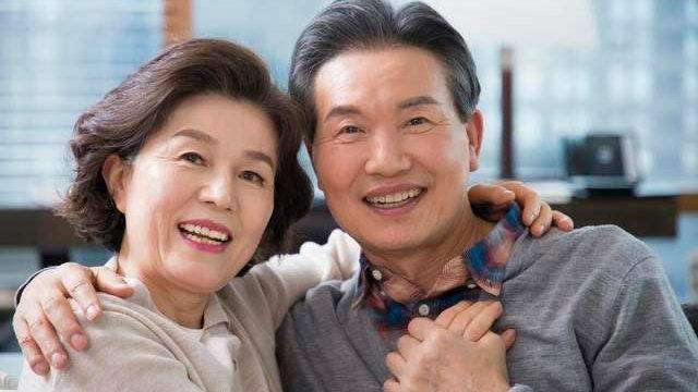 中年夫妻的五个坎儿，过了45岁的女人最怕哪桩？