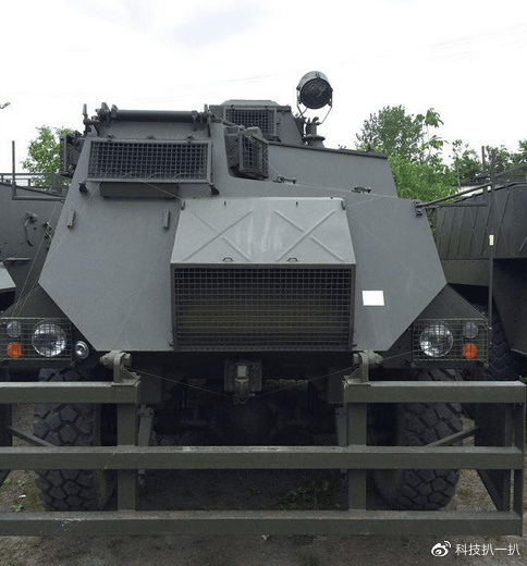 欧洲顶级轮式装甲车，AT105萨克松到底有何优势？