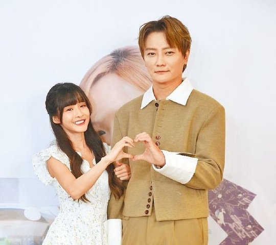 前飞儿乐团吉他手阿沁的老婆花花因持有毒品被警方给逮捕了.